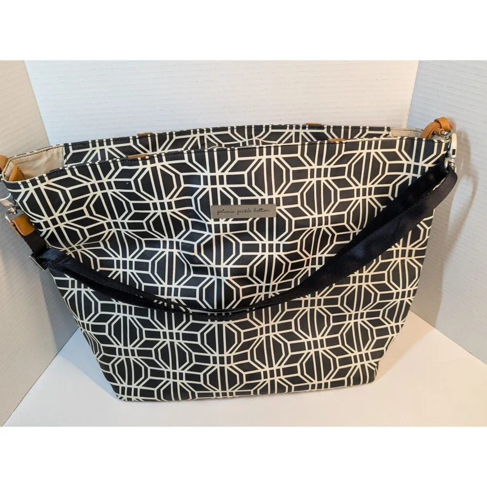 Petunia Pickle Bottom Downtown Tote Diaper Duffle Bag Weekender Travel Bag